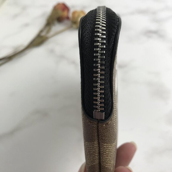 Coach X Peanuts Corner Zip Wristlet Wallet With Snoopy & Woodstock - Picture 10 of 10